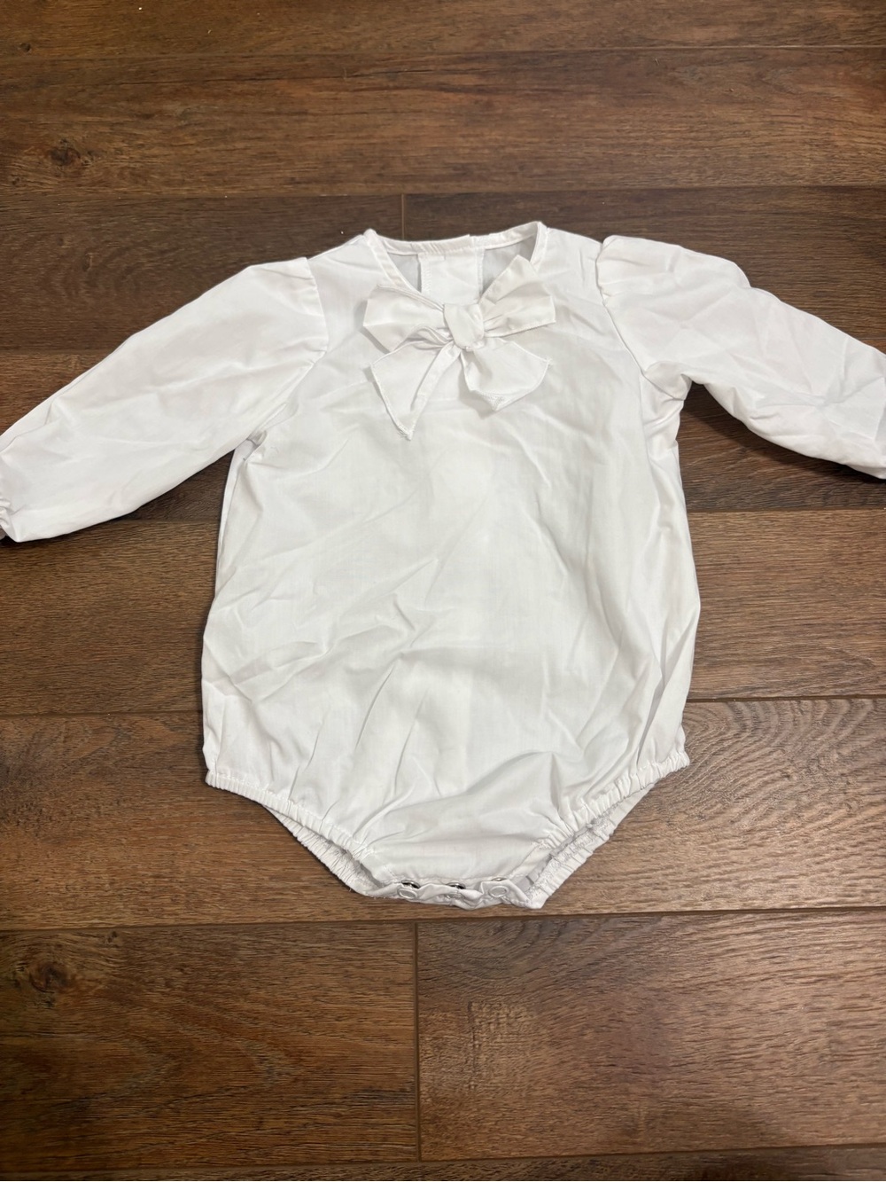 The Beaufort Bonnet Company White Bow Long Sleeve Bodysuit 0-6M